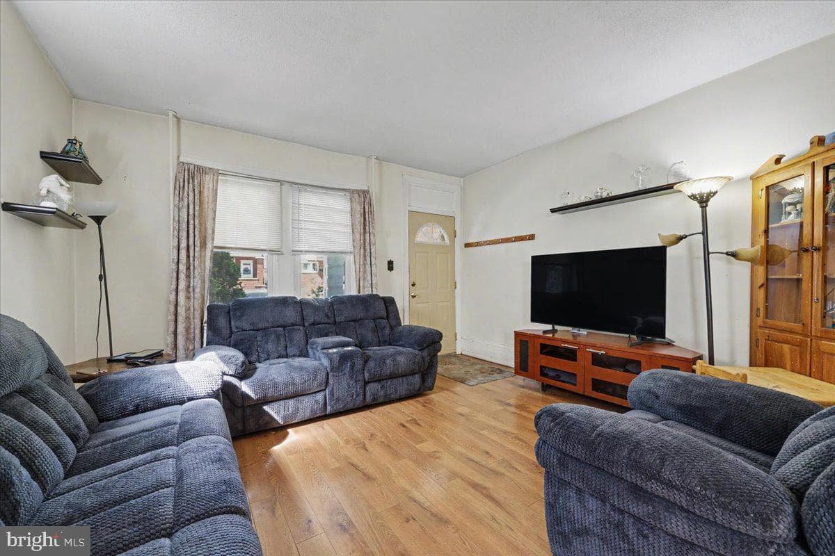 208 W 7th Avenue photo 6