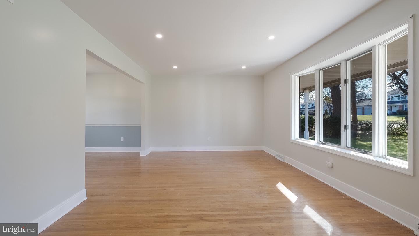 2548 Damian Drive photo 6