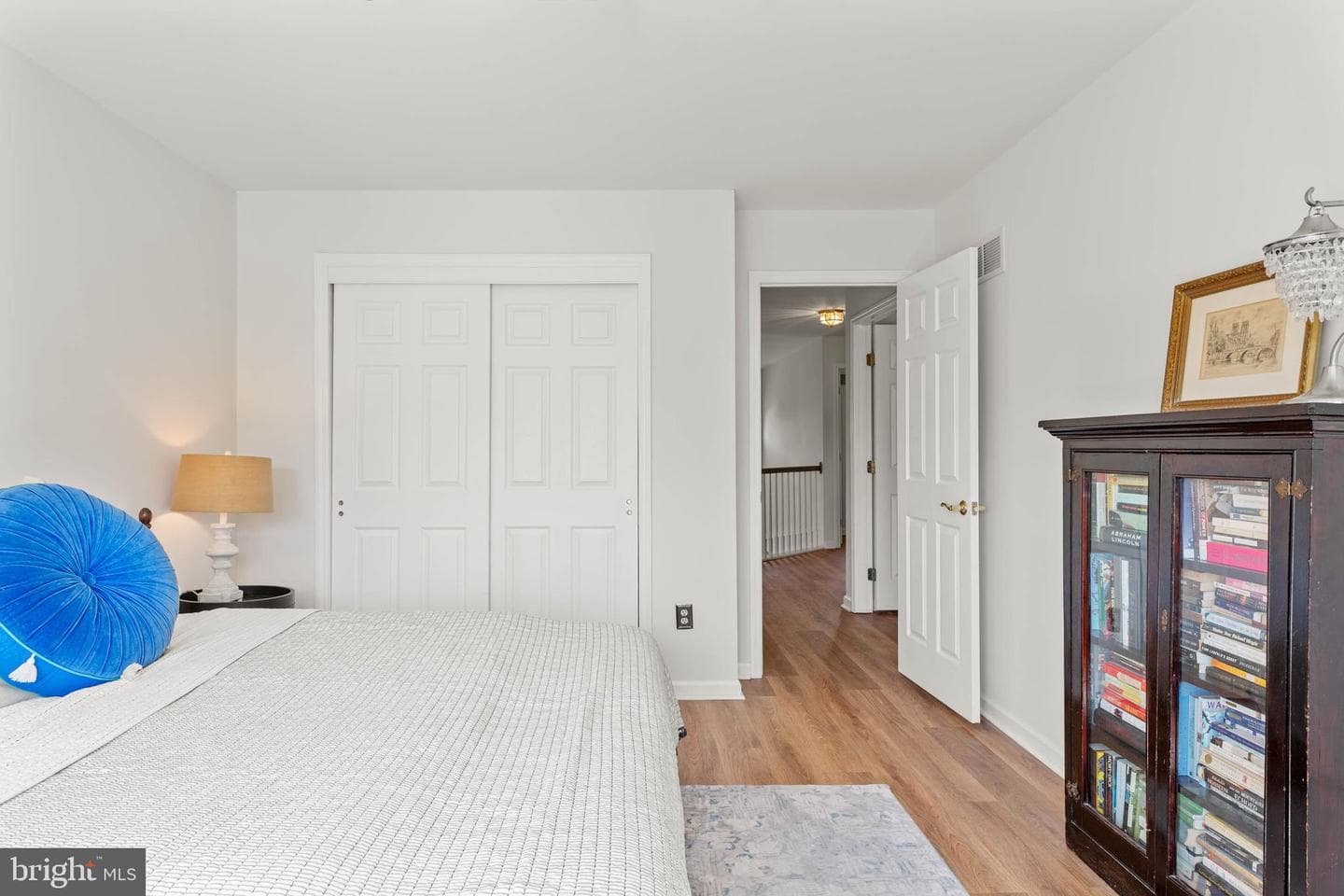 401 Tamworth Court photo 28
