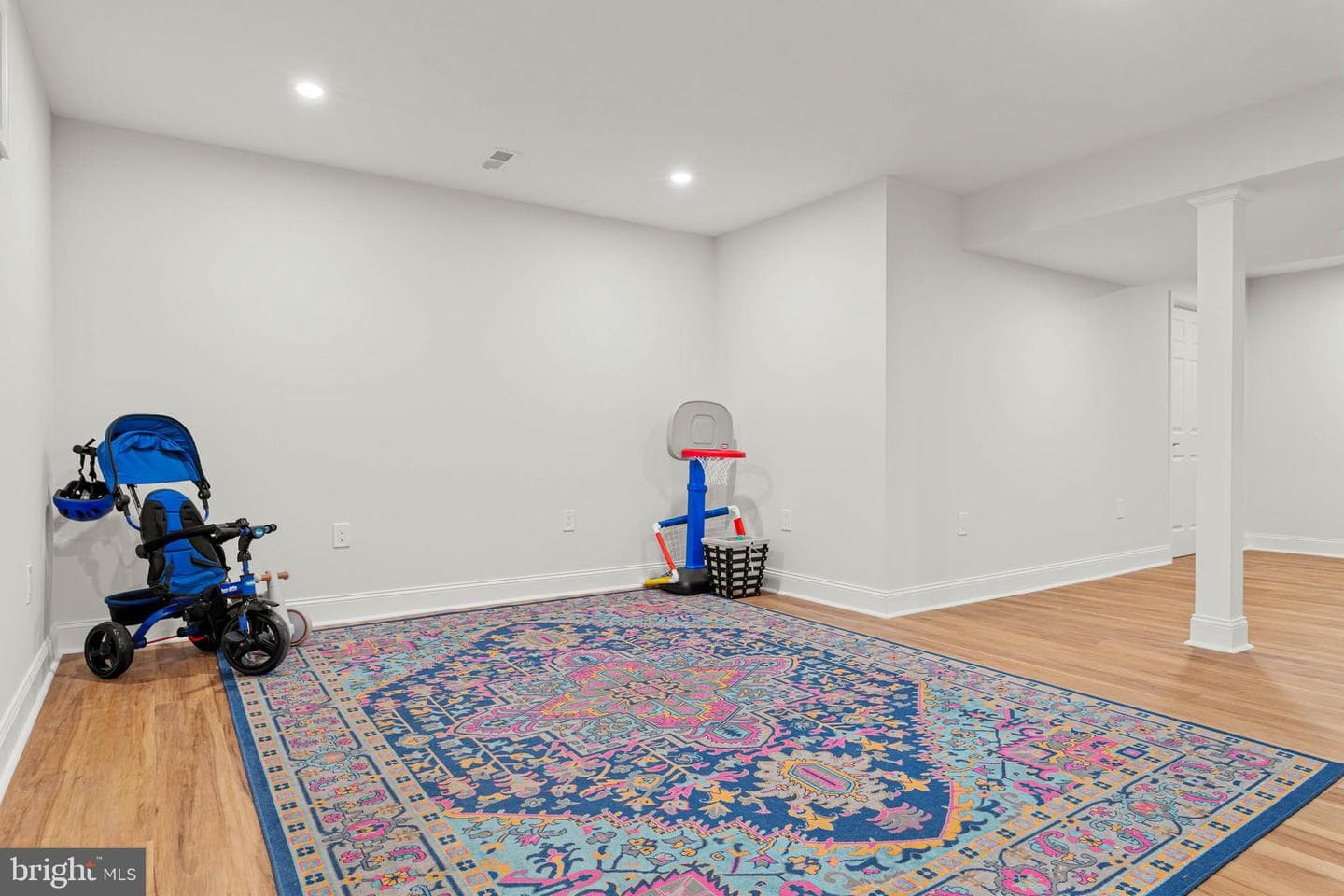 401 Tamworth Court photo 34