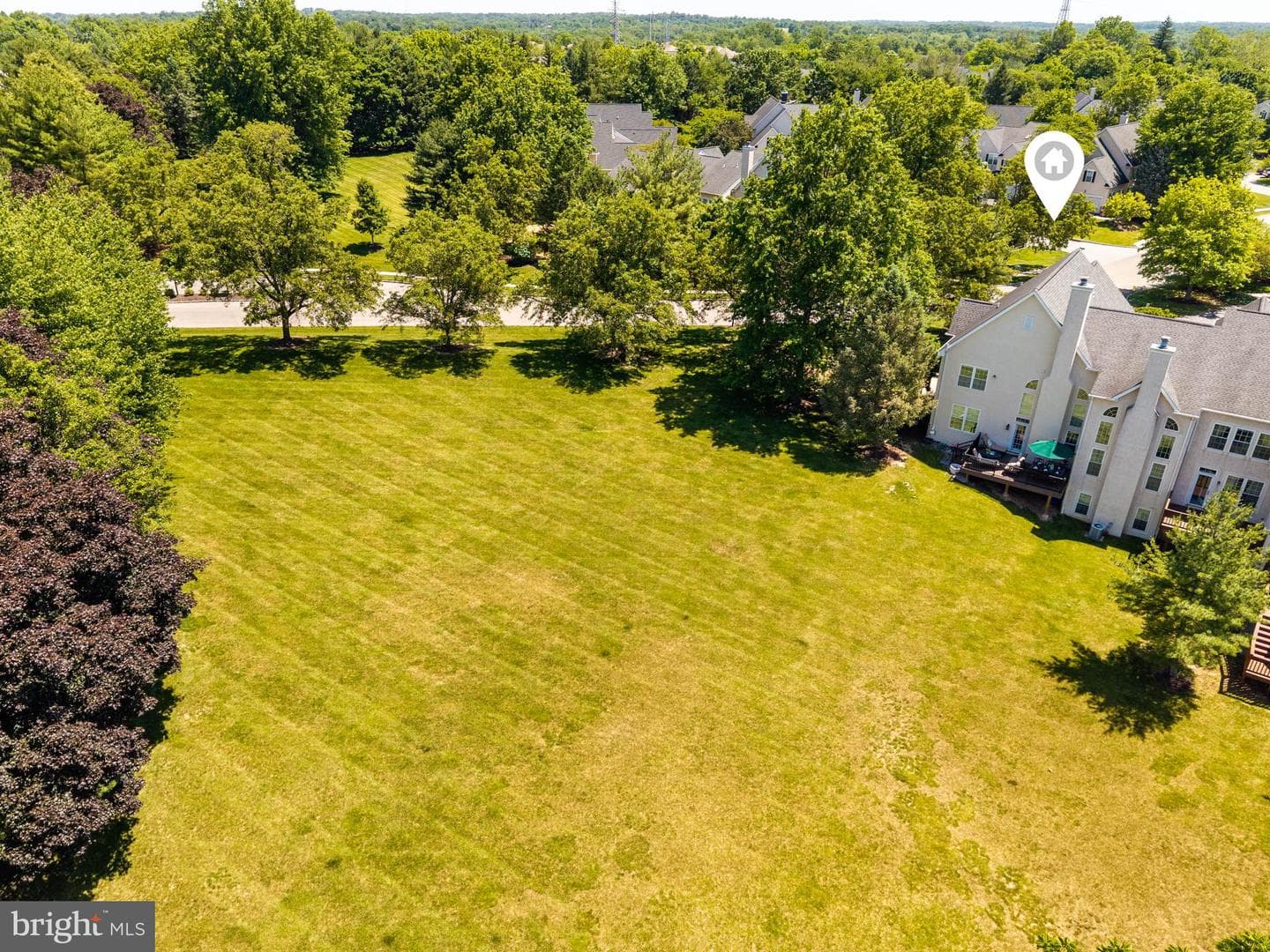 401 Tamworth Court photo 43