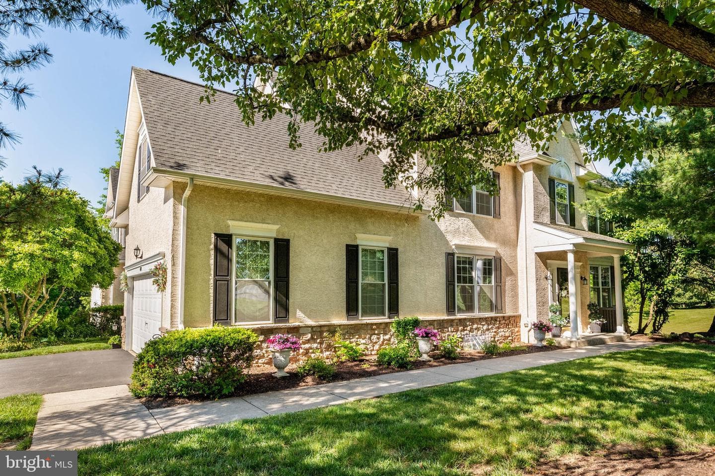 401 Tamworth Court photo 45