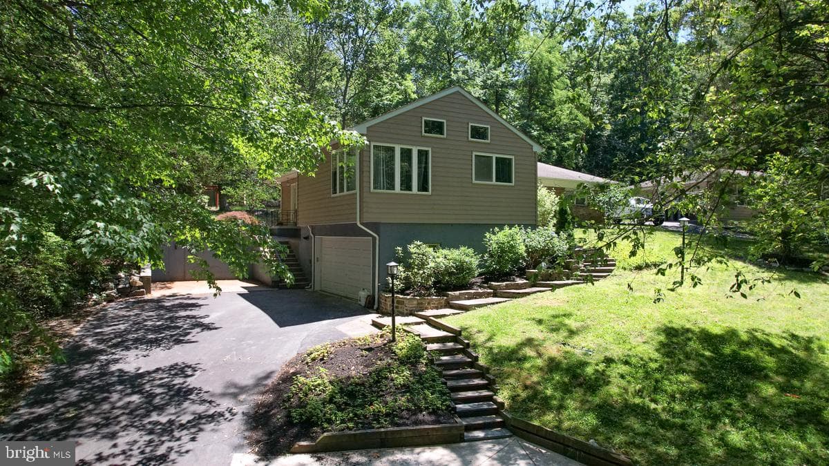 2115 Willow Brook Drive photo 5