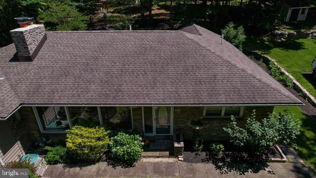 2115 Willow Brook Drive photo 7