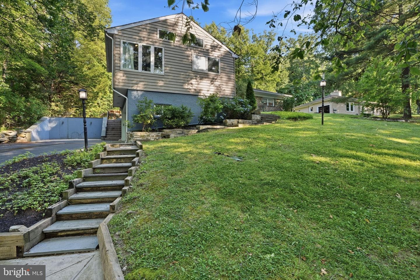 2115 Willow Brook Drive photo 9