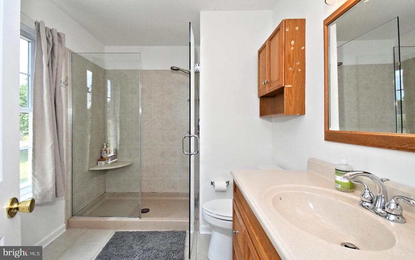 103 Chaucer Court photo 34