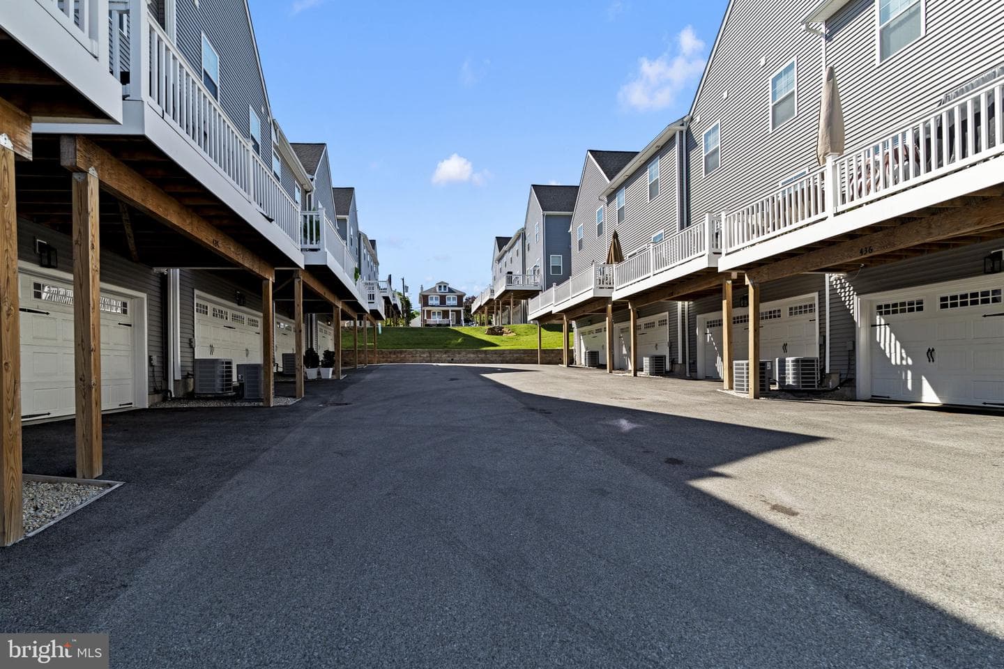 428 Hurst Street photo 40