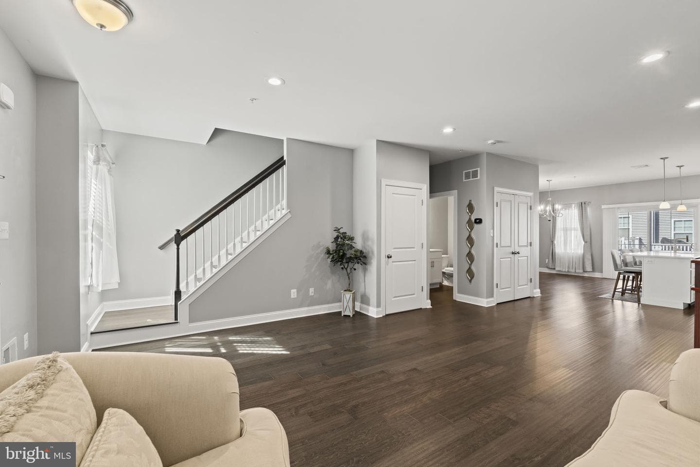 428 Hurst Street photo 5