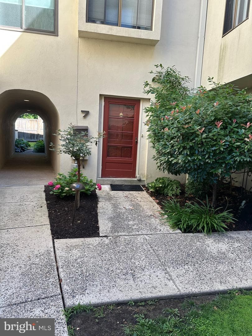 100 Llanalew Road #7b, Haverford