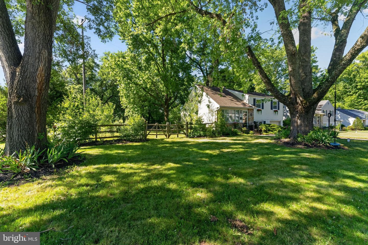701 Abbey Lane photo 2