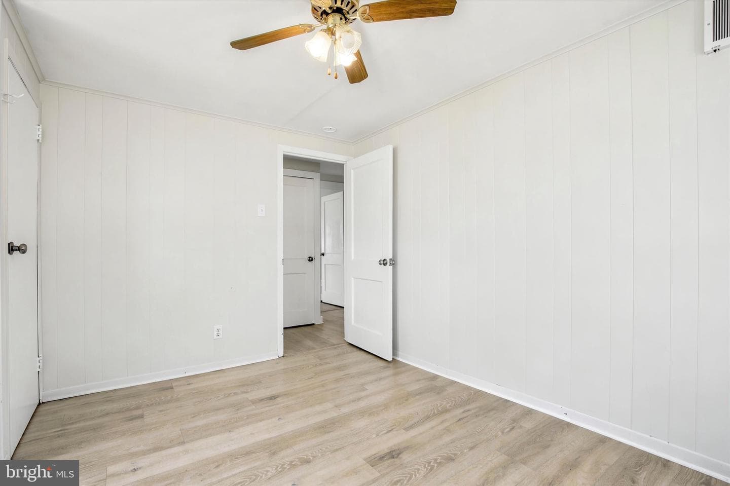 2339 E Vine Street photo 11