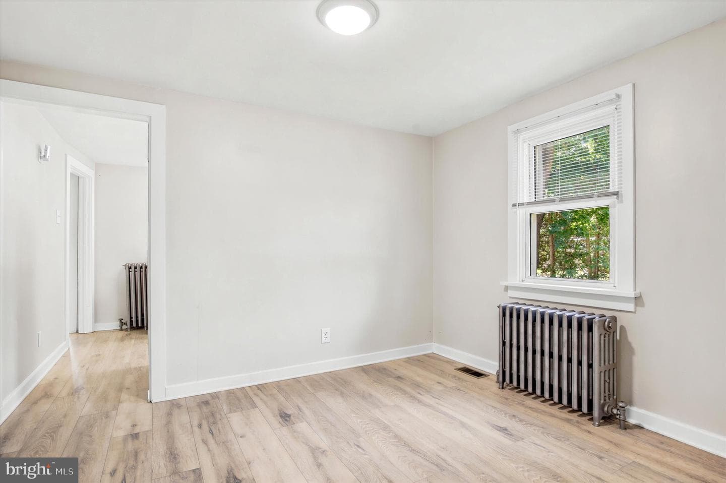 2339 E Vine Street photo 8
