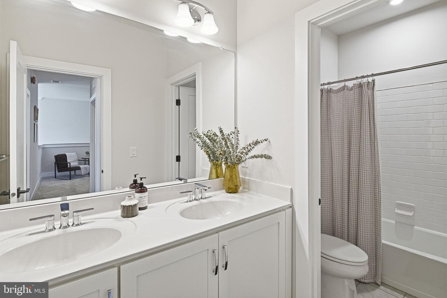 671 Levering Street photo 23