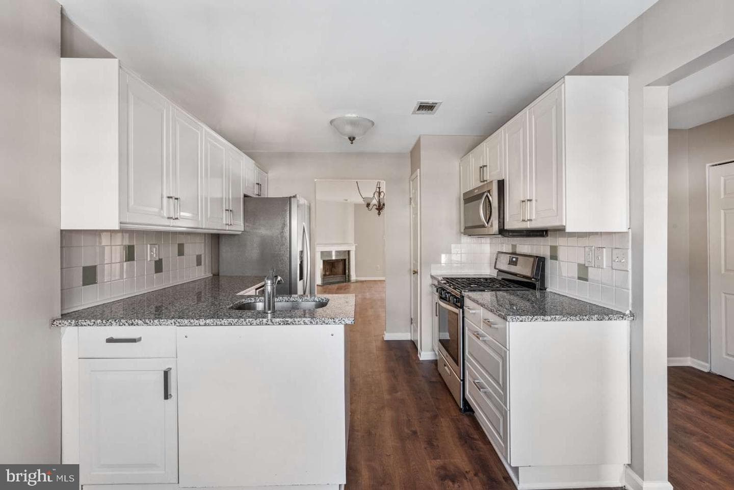 110 Pin Oak Court photo 6