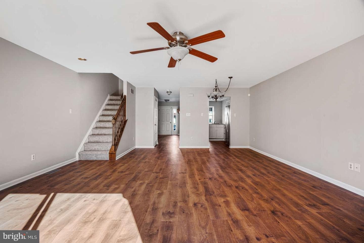 110 Pin Oak Court photo 9