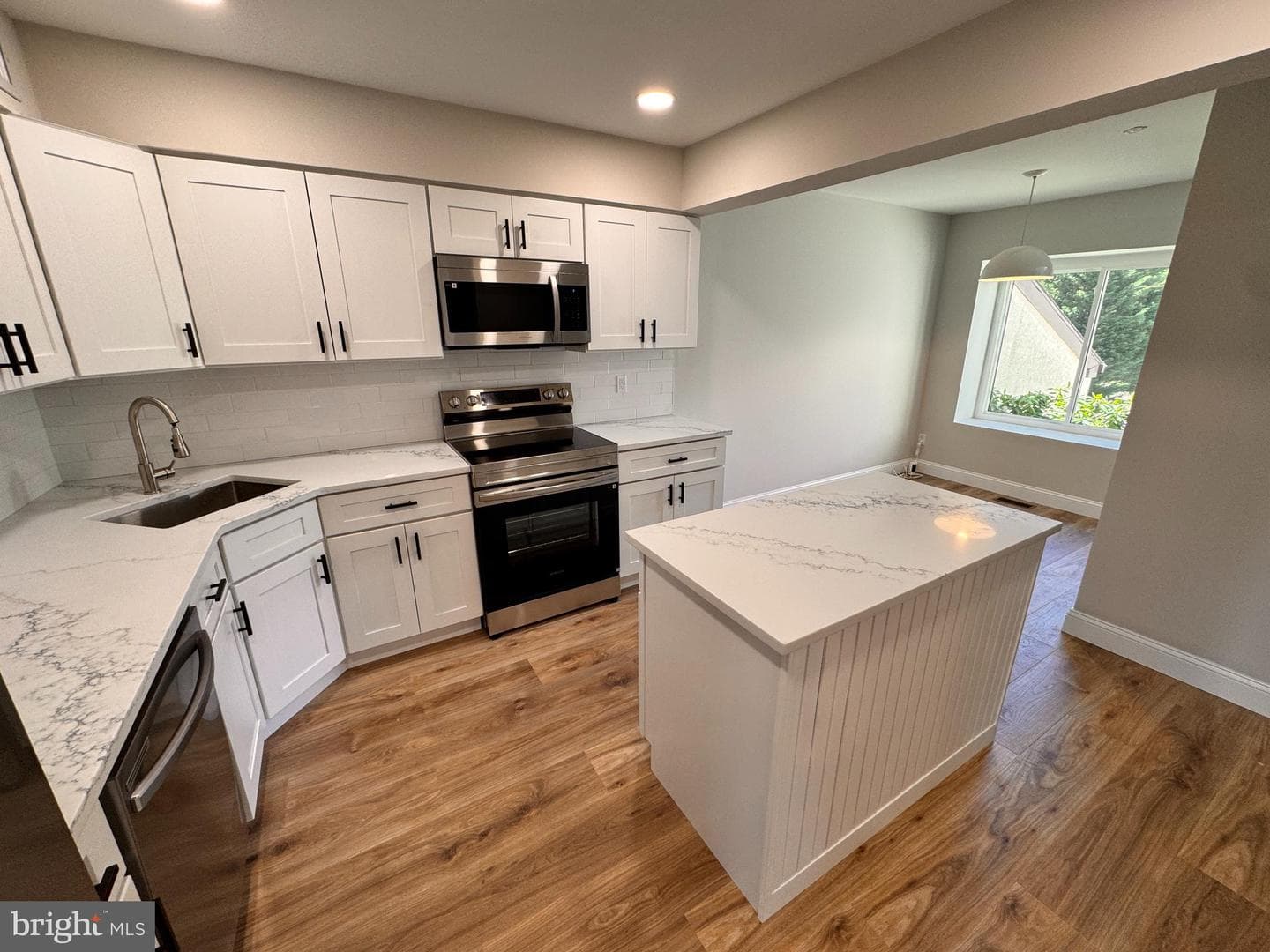 402 Harrison Place photo 6