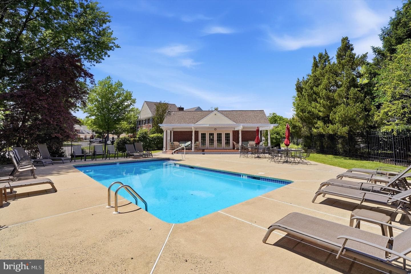 209 Westminster photo 26