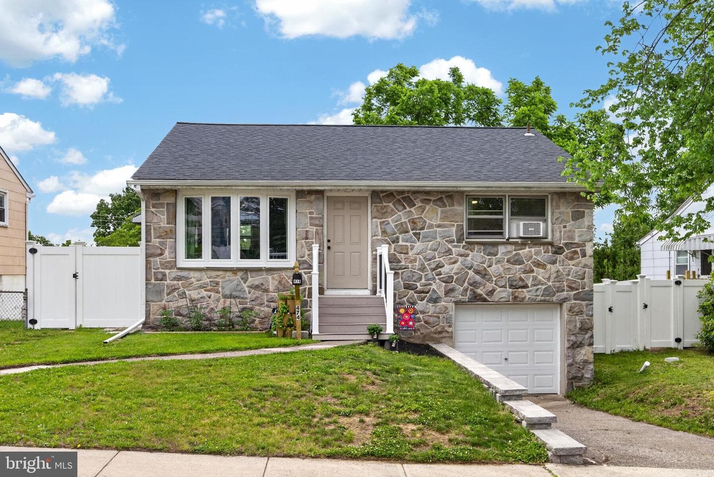 474 Clearview Street photo 1