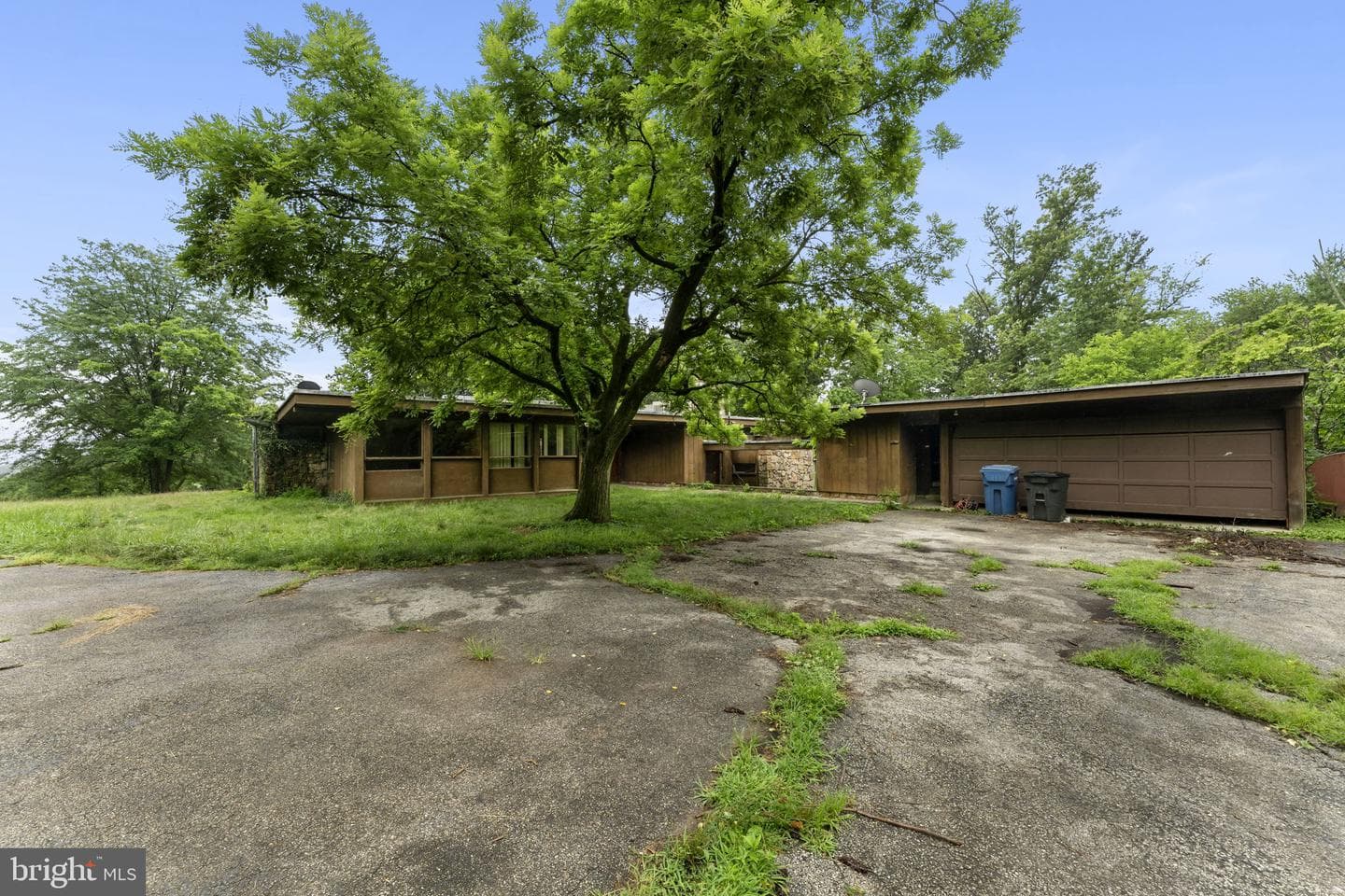 2935 Whitehall Road photo 8