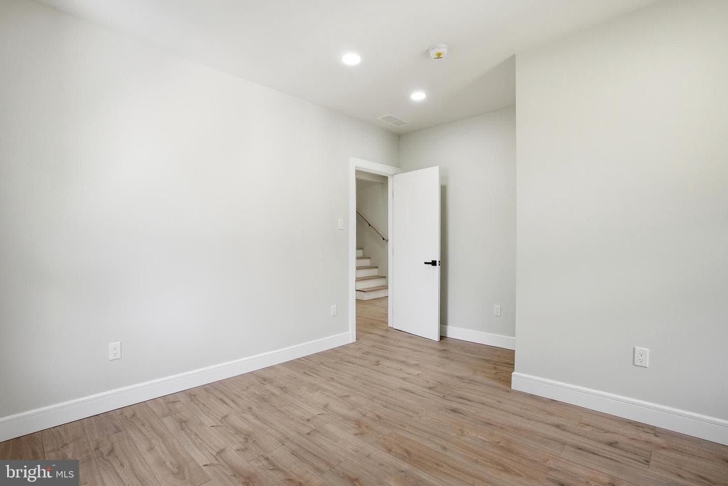 249 Washington Lane photo 24