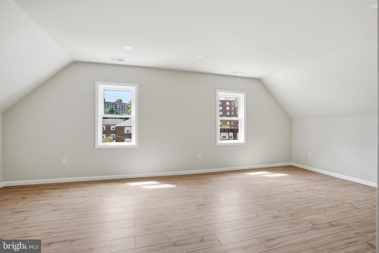 249 Washington Lane photo 35
