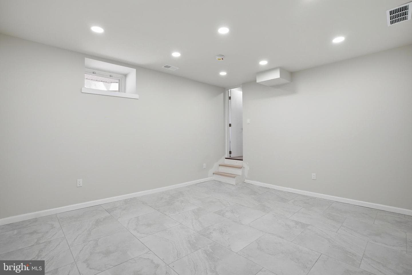 249 Washington Lane photo 47