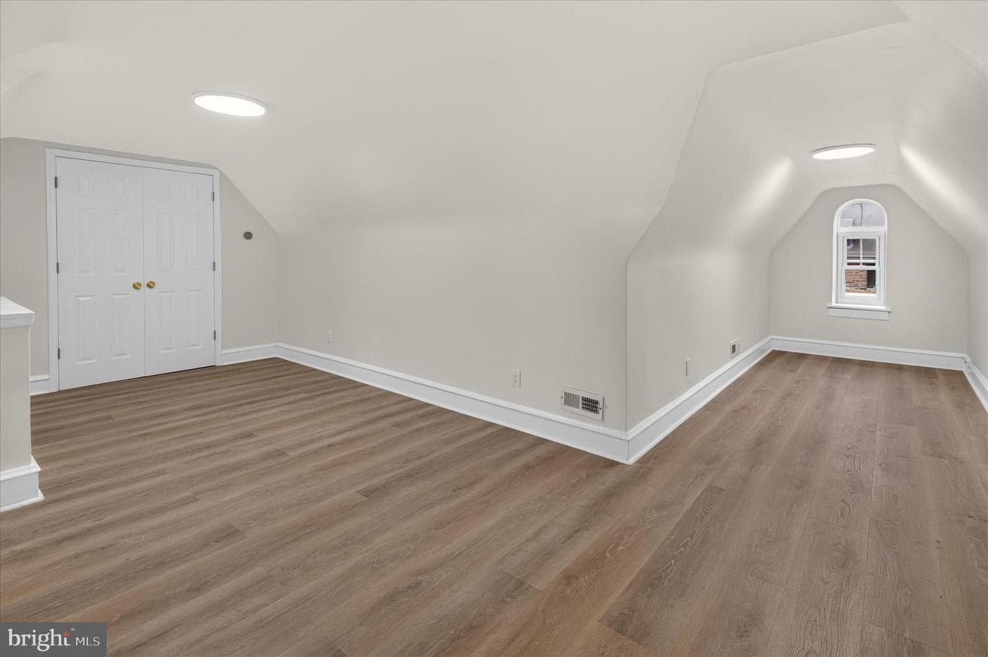 401 Carlton Avenue photo 57