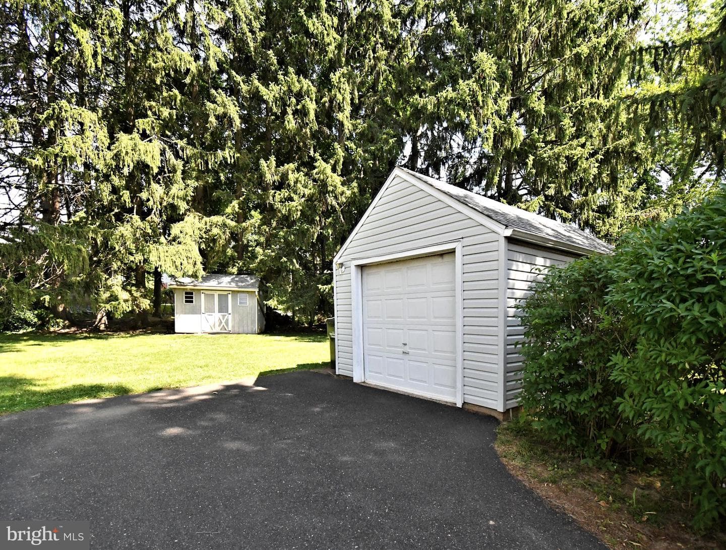 610 Topsfield Road photo 32