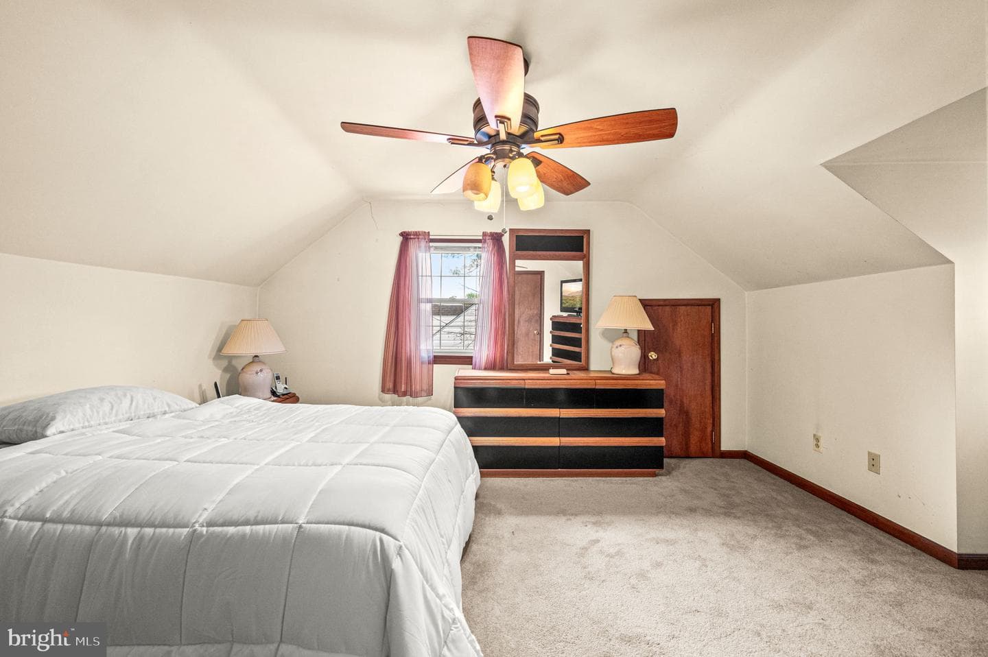 1460 Sunset Drive photo 20