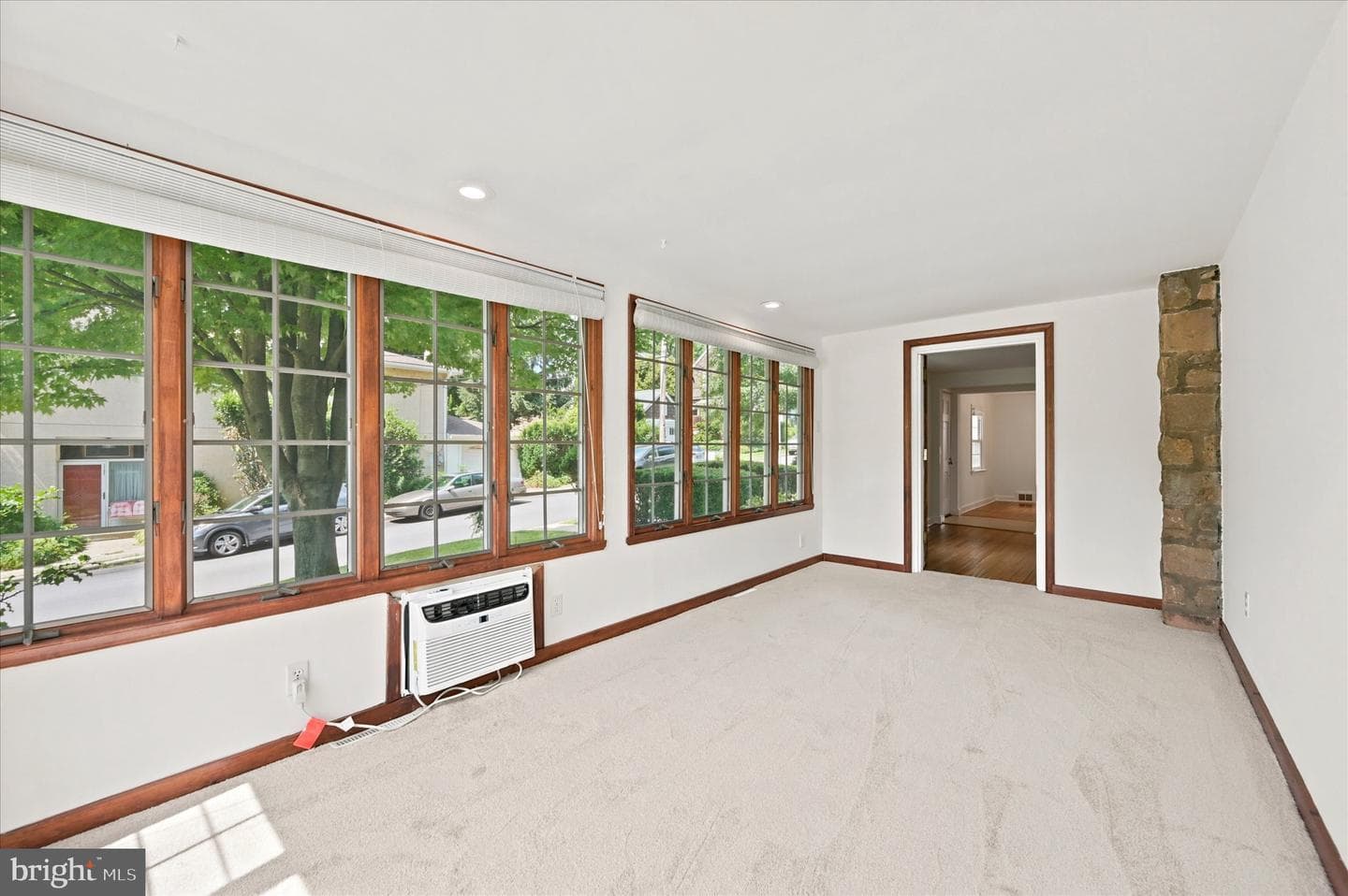 901 E Mermaid photo 16
