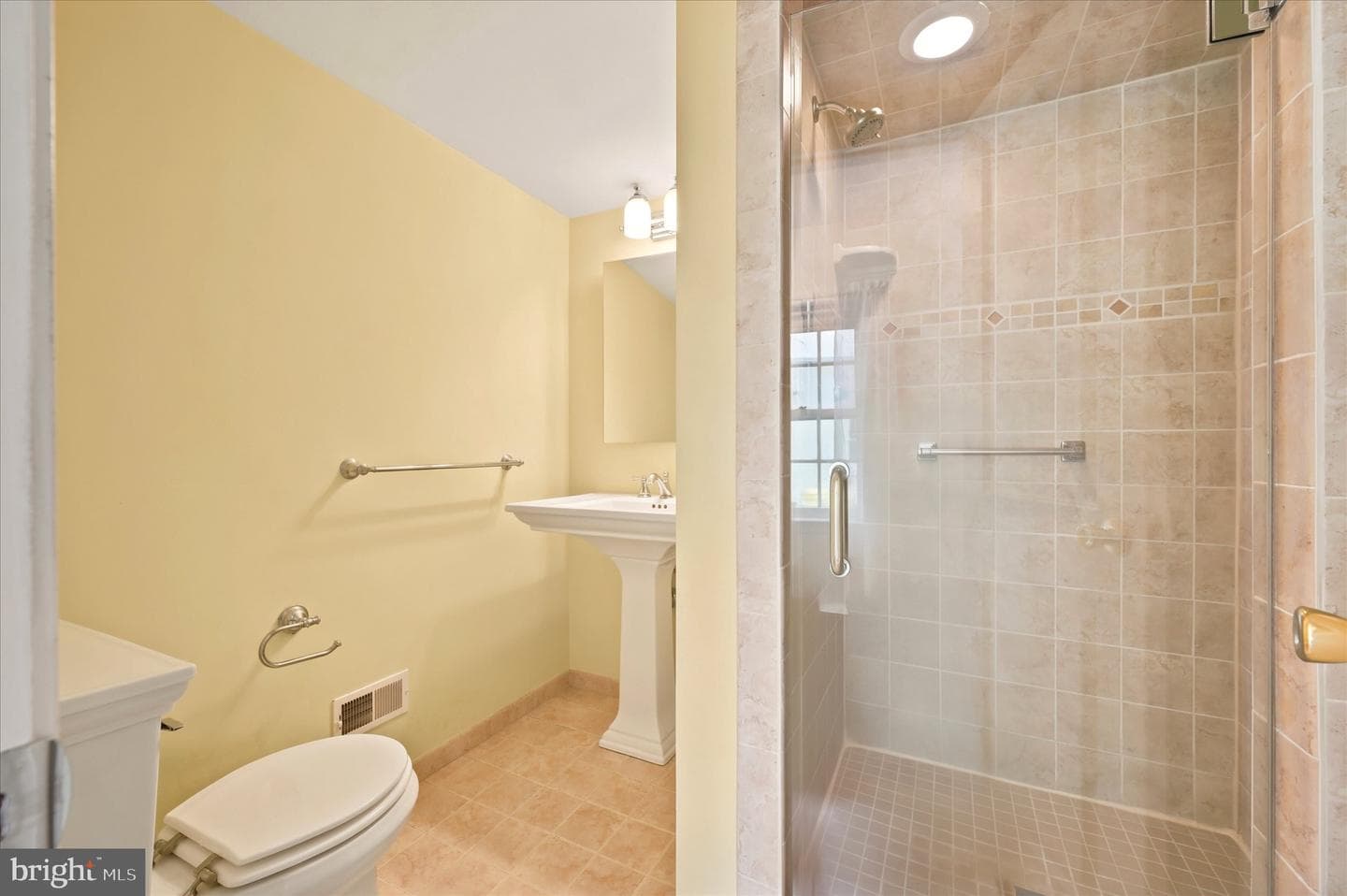 901 E Mermaid photo 22