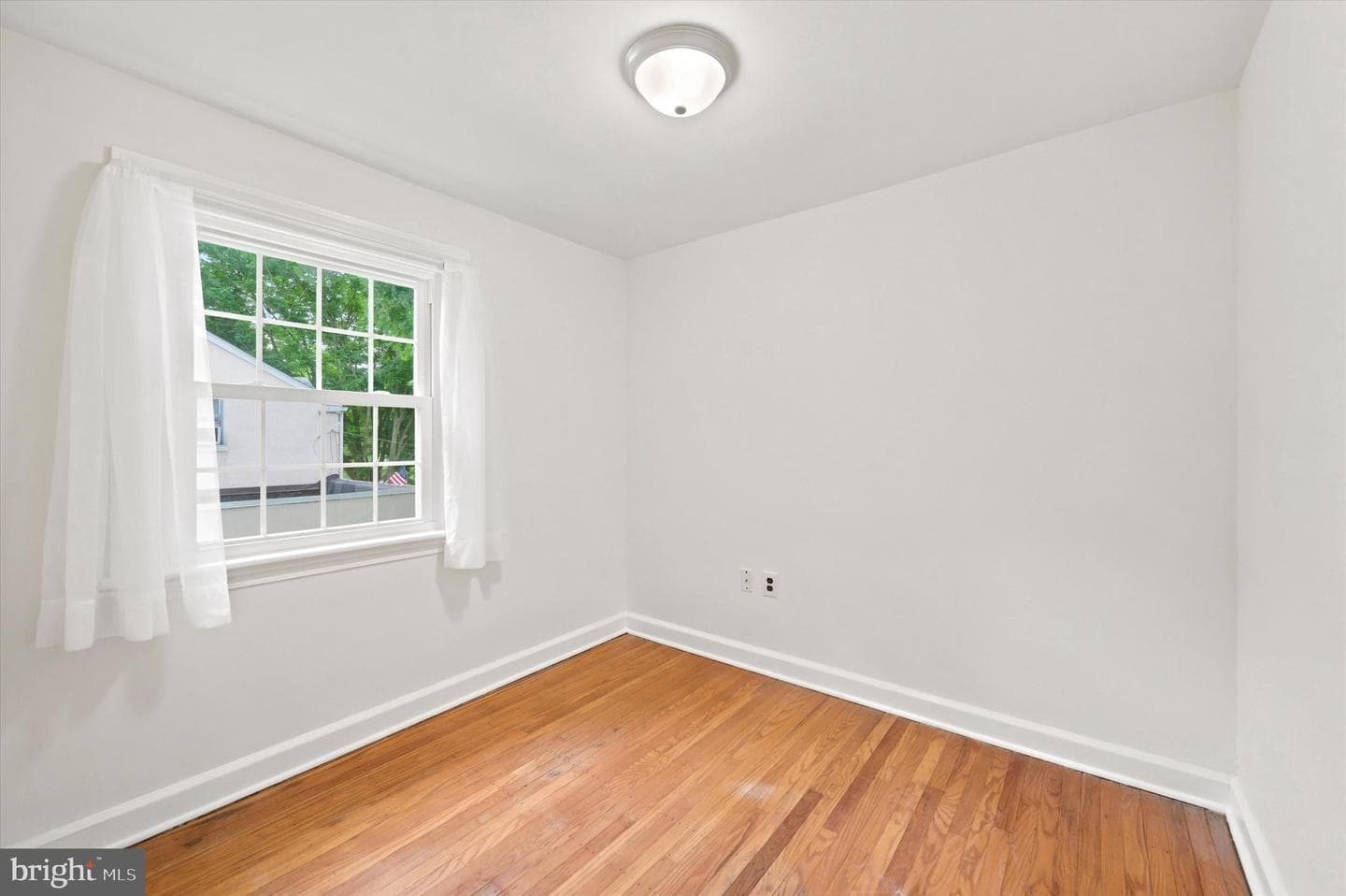 901 E Mermaid photo 29