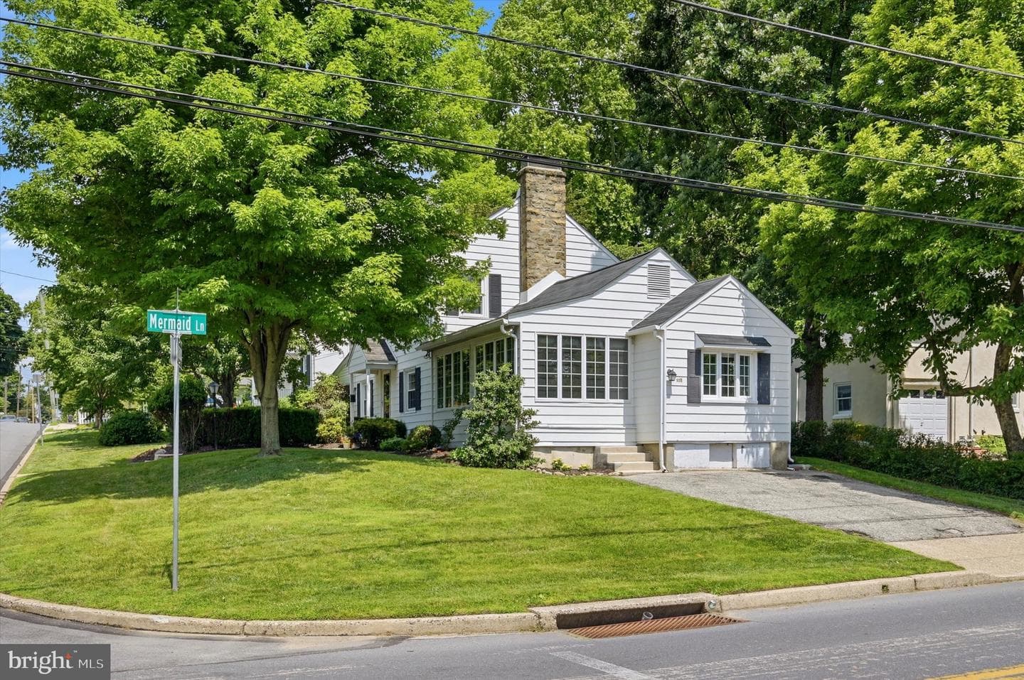 901 E Mermaid photo 35
