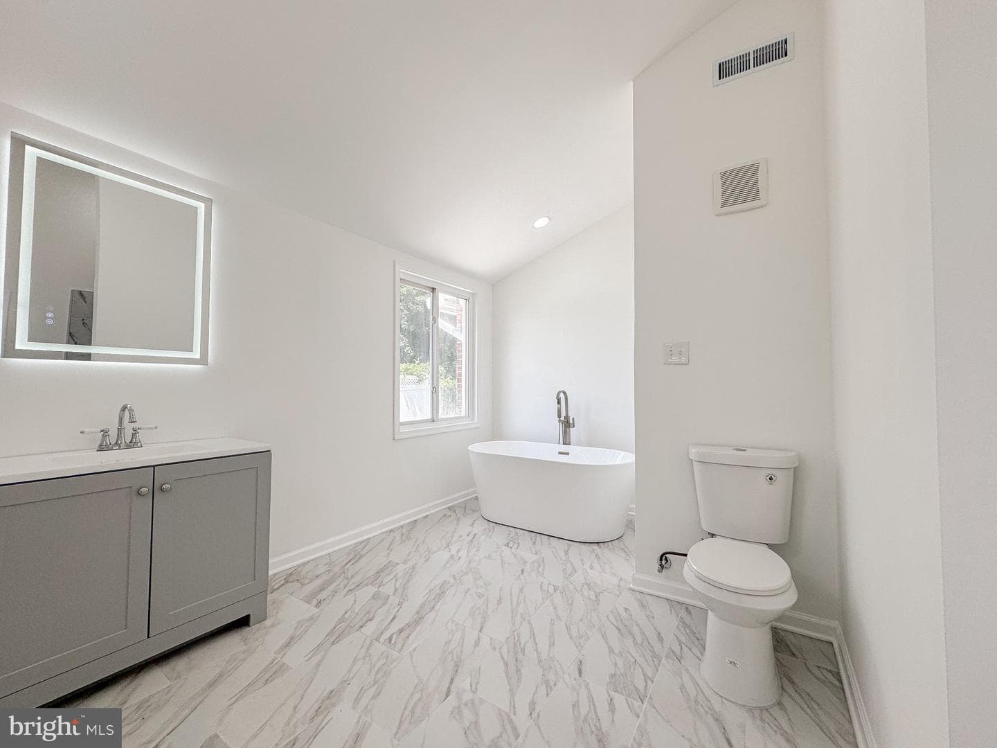 100 Norwood Lane photo 16