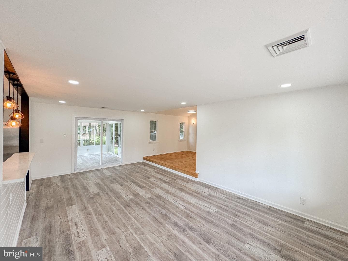 100 Norwood Lane photo 2