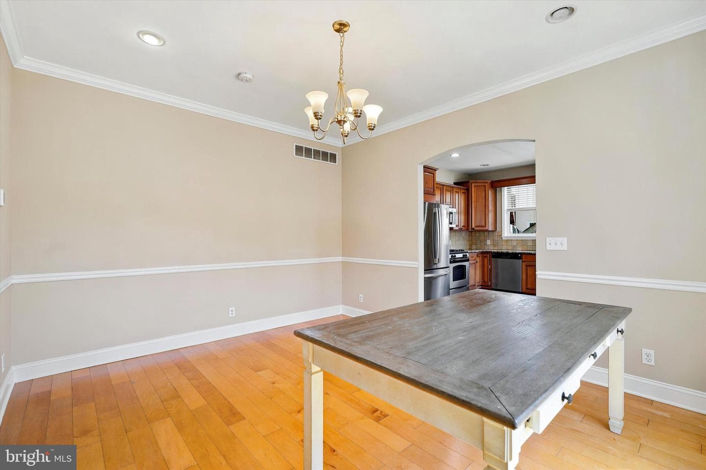 205 S Locust Street photo 3