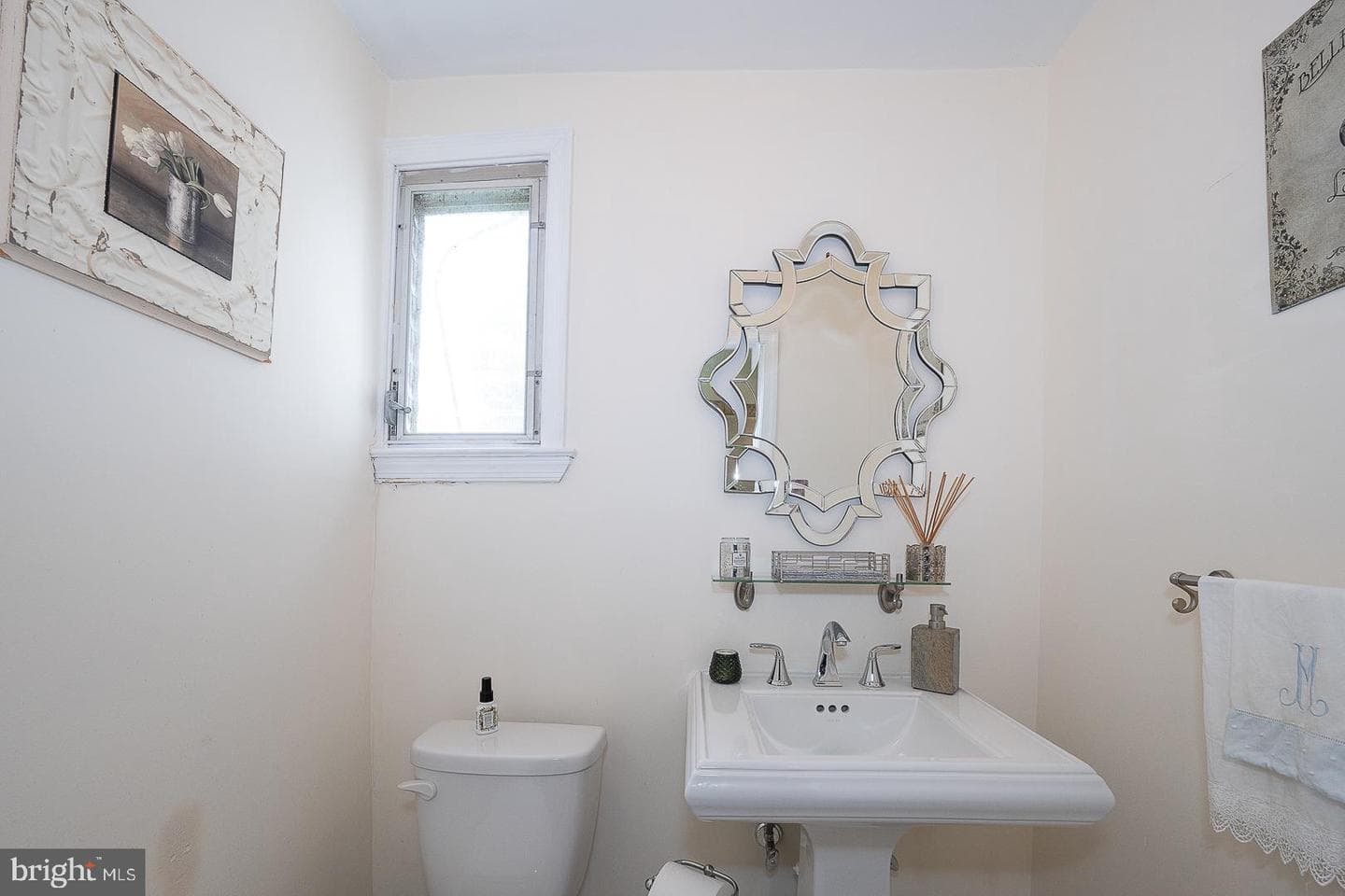 1130 N Woodbine Avenue photo 15
