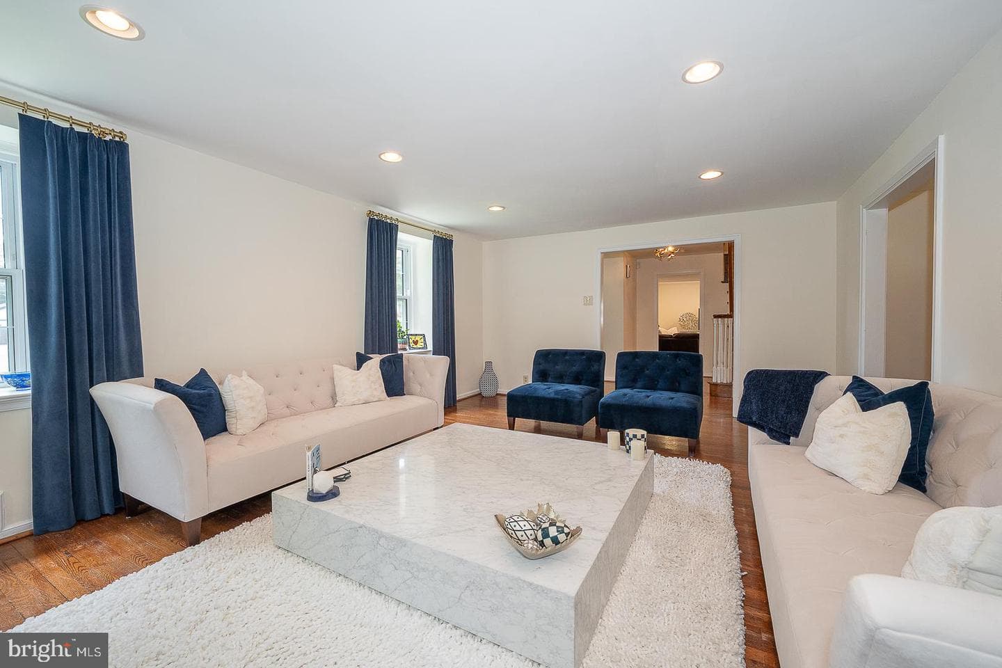 1130 N Woodbine Avenue photo 2