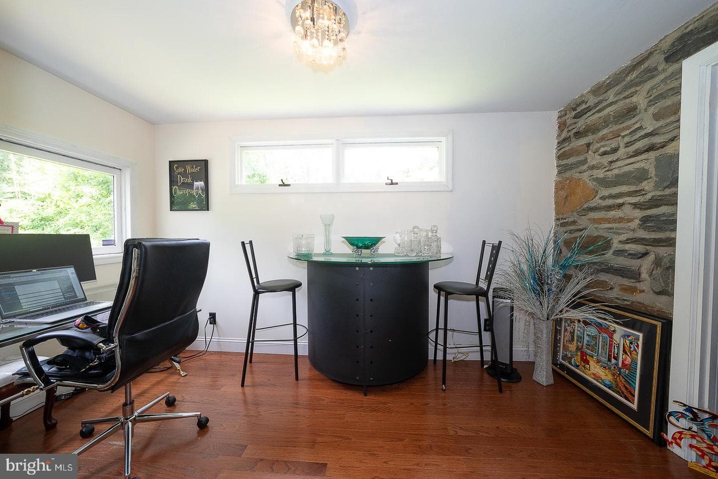 1130 N Woodbine Avenue photo 6