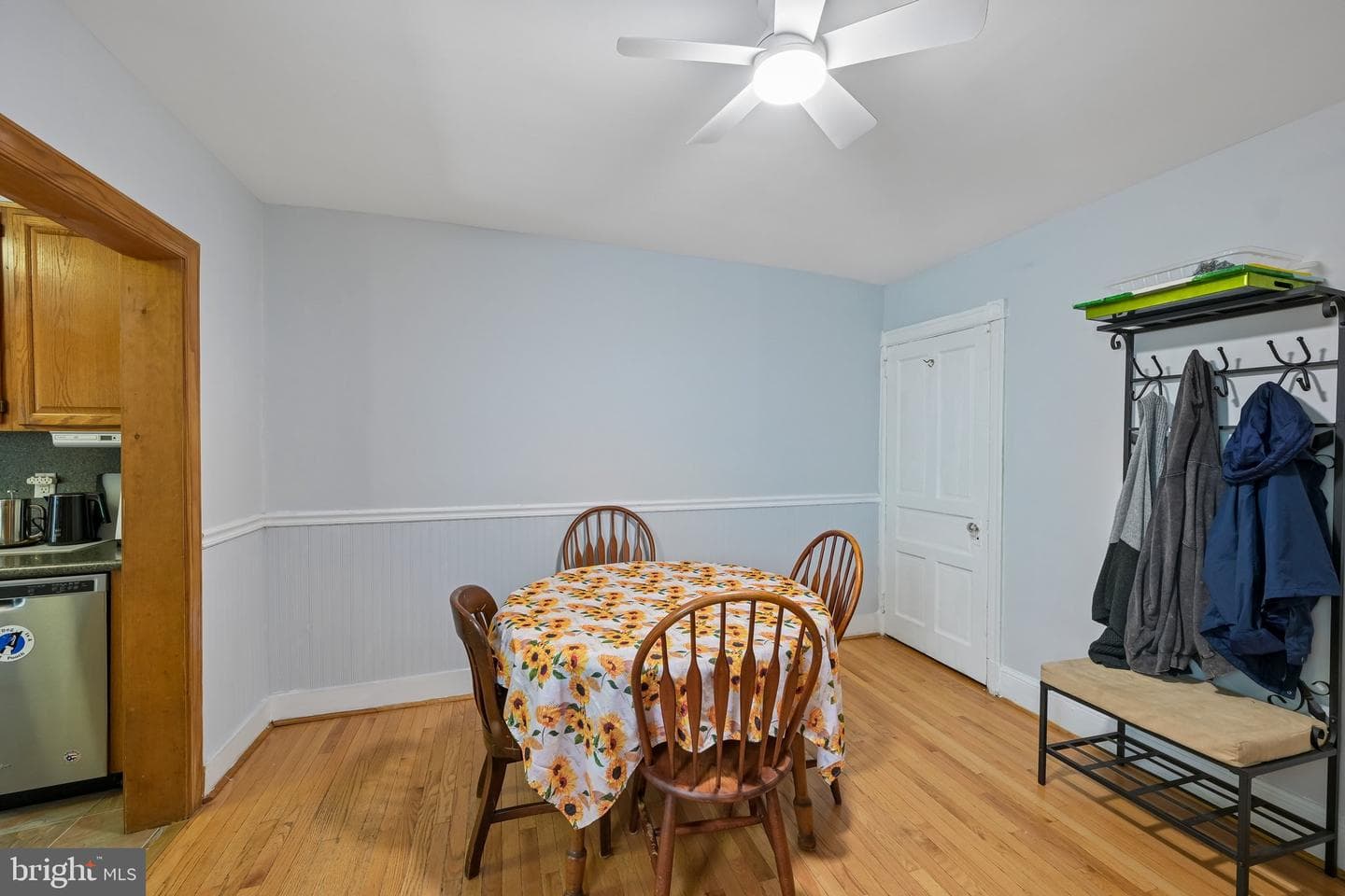 325 W Spring Avenue photo 9