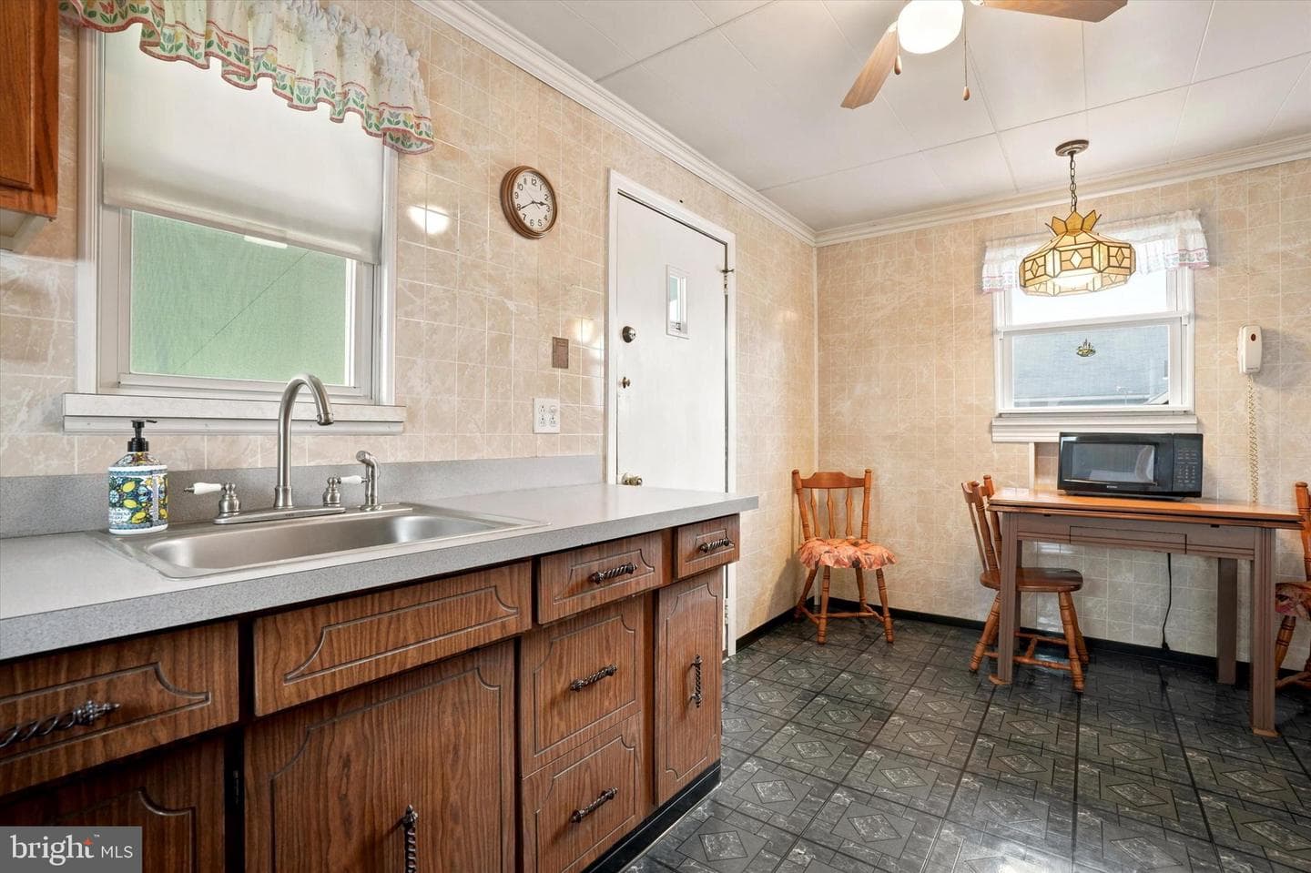 35 Elm Avenue photo 13