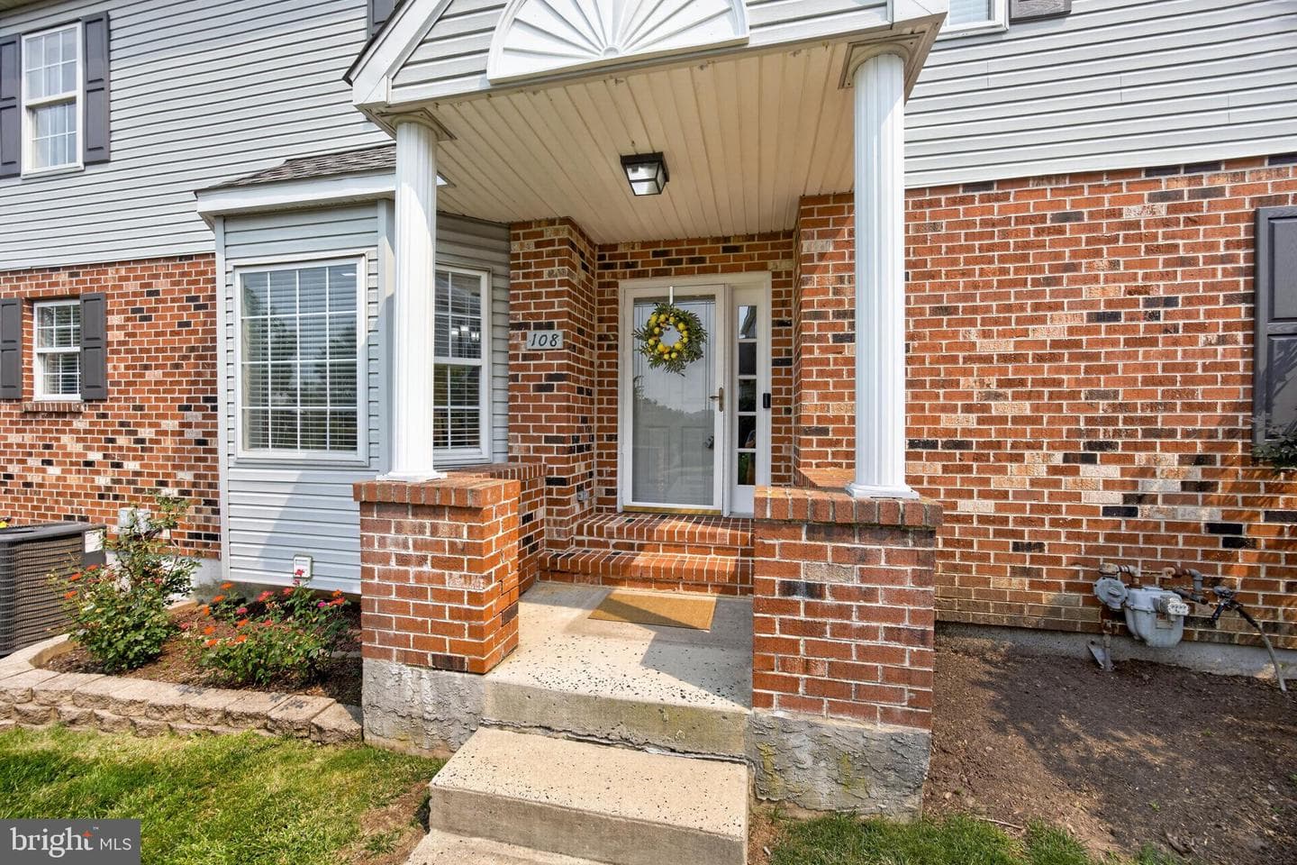 108 Truman Court photo 4