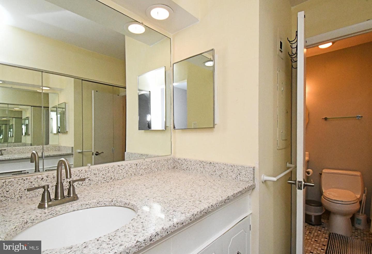 1108b Jefferson Court photo 24