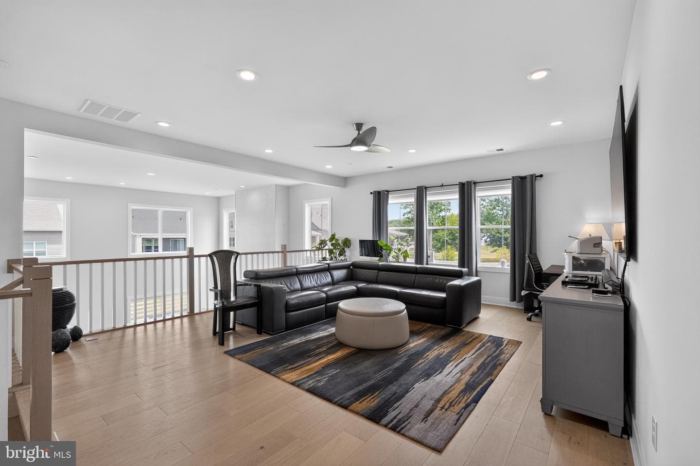 1100 Hewes Street photo 24