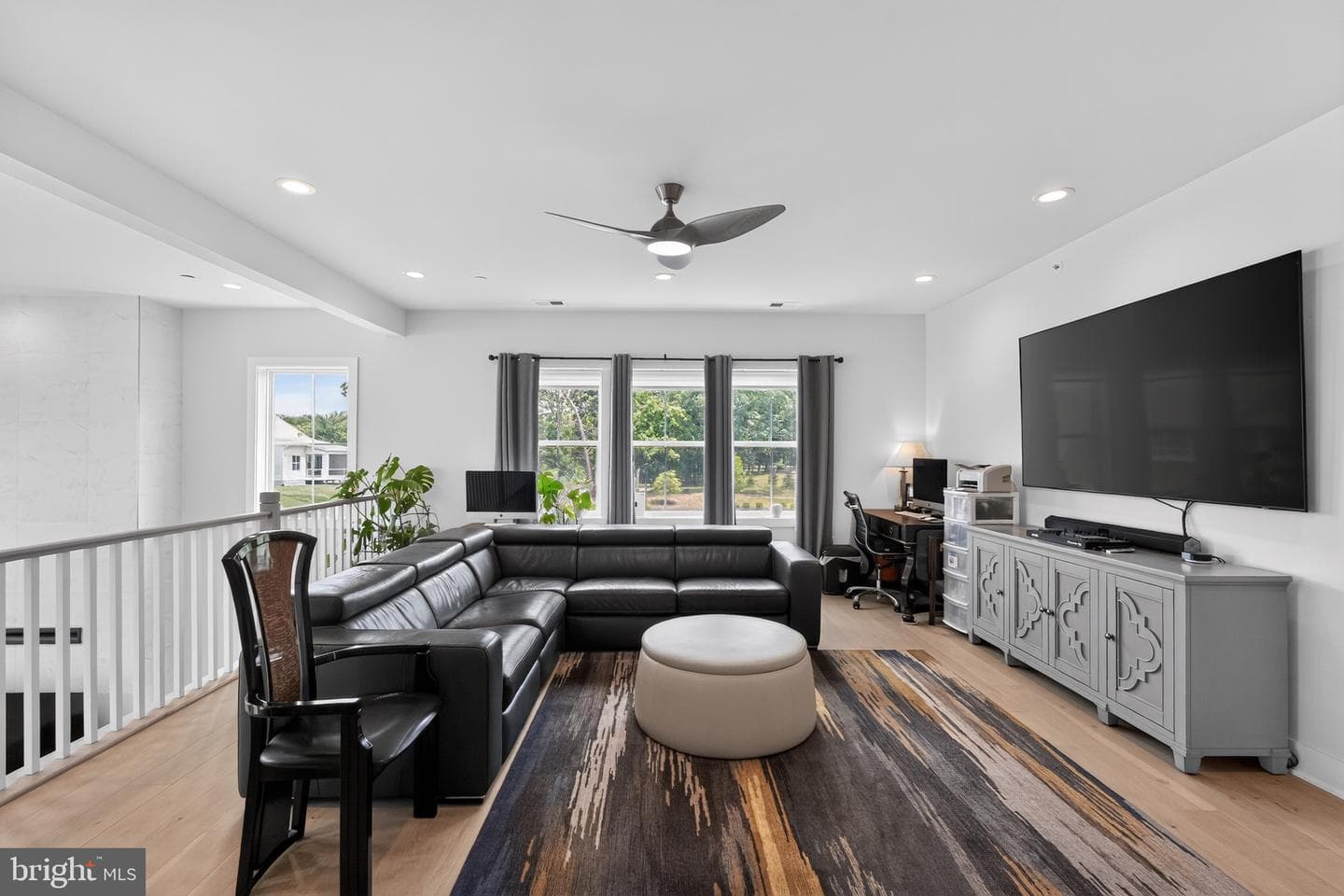 1100 Hewes Street photo 25