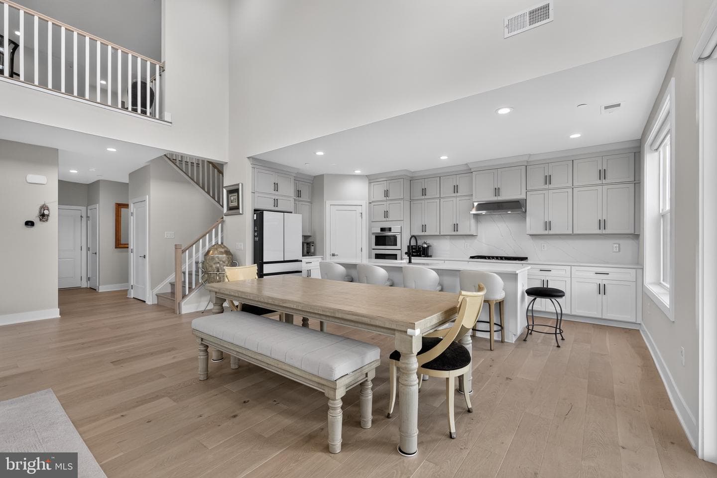 1100 Hewes Street photo 3