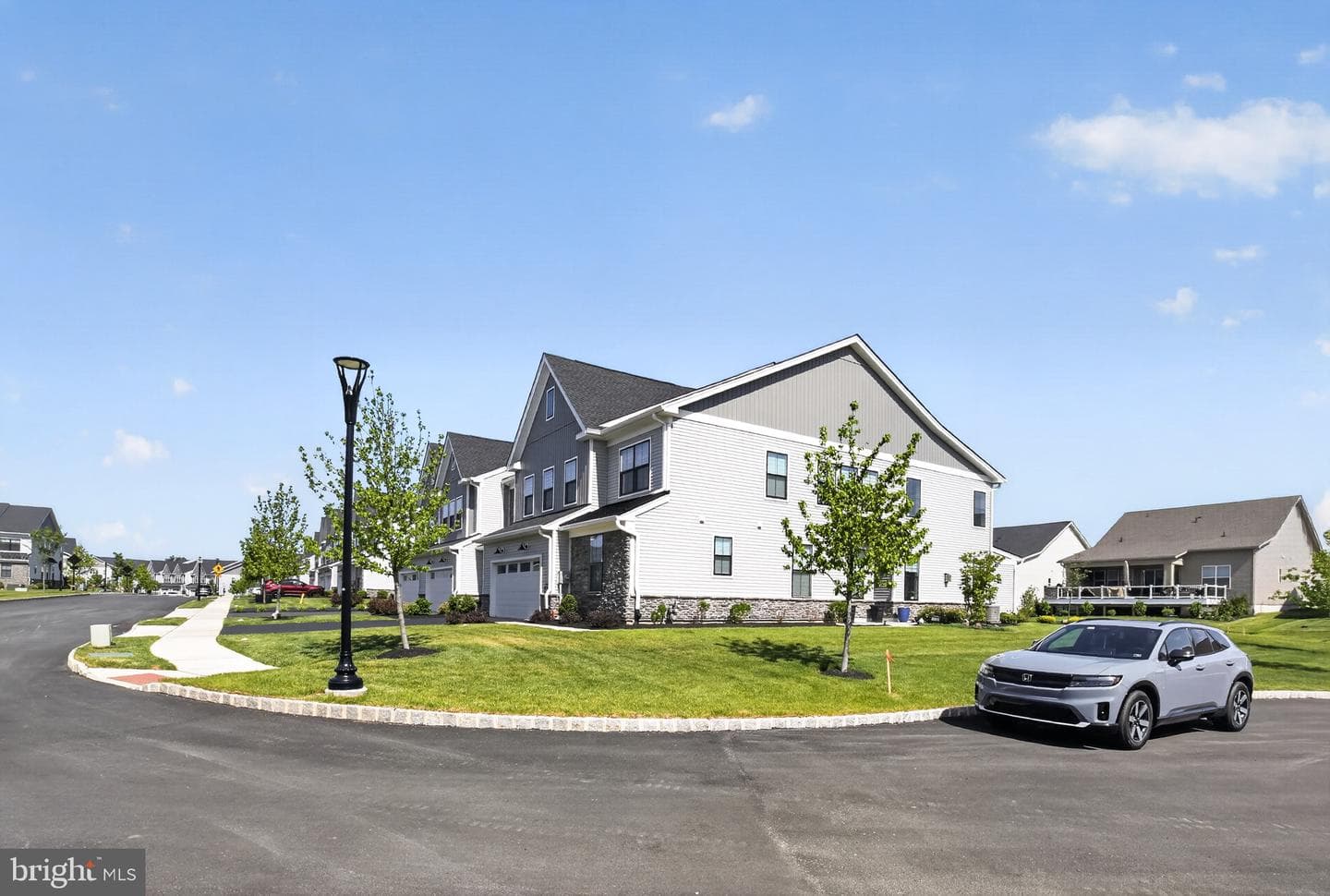 1100 Hewes Street photo 34