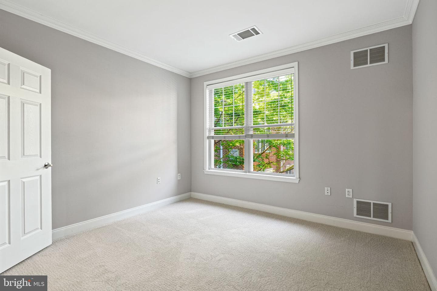 200 W Elm Street #1226 photo 18