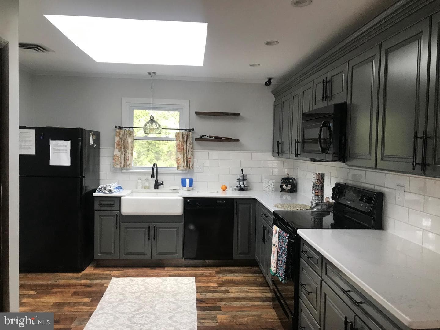 813 Stonybrook Drive photo 4
