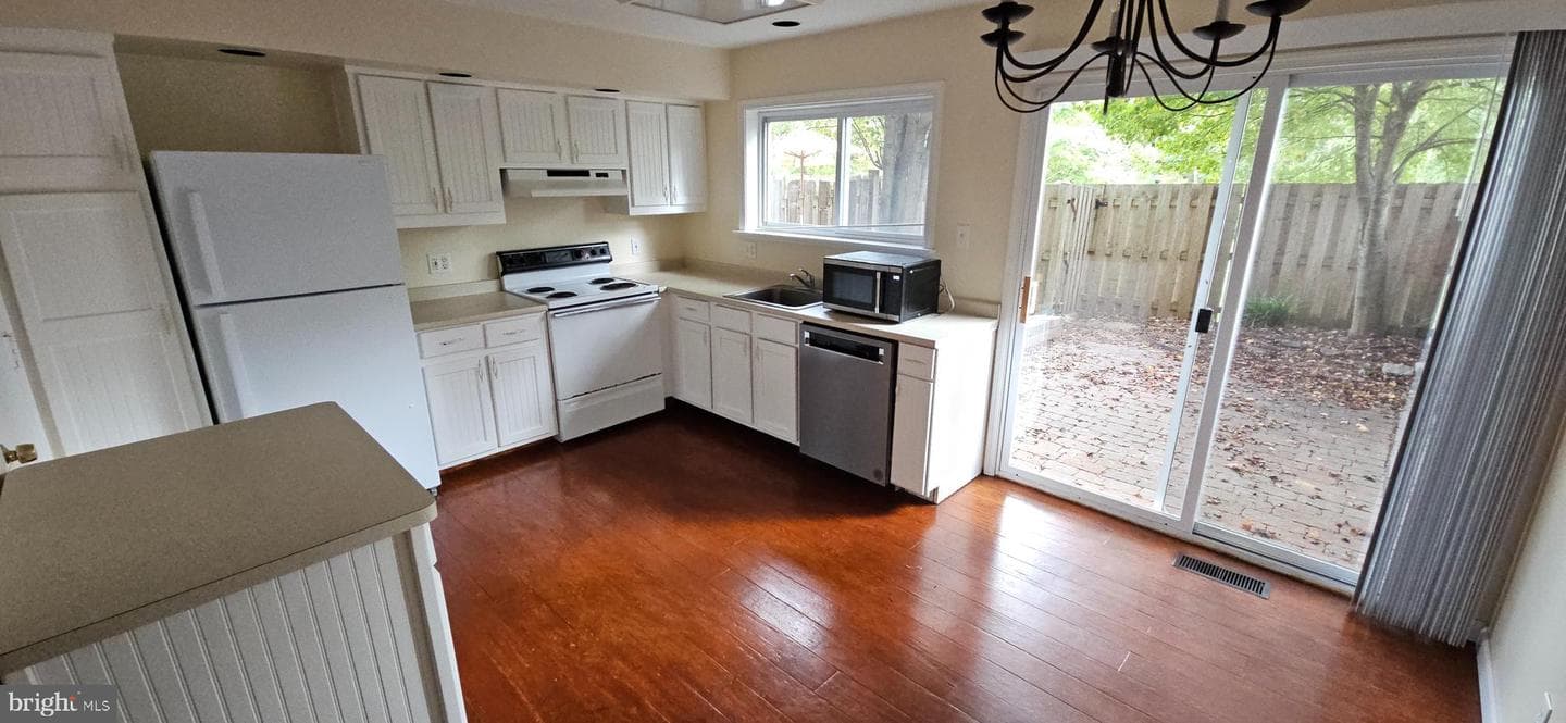 102 Ardwick Terrace #2b photo 6